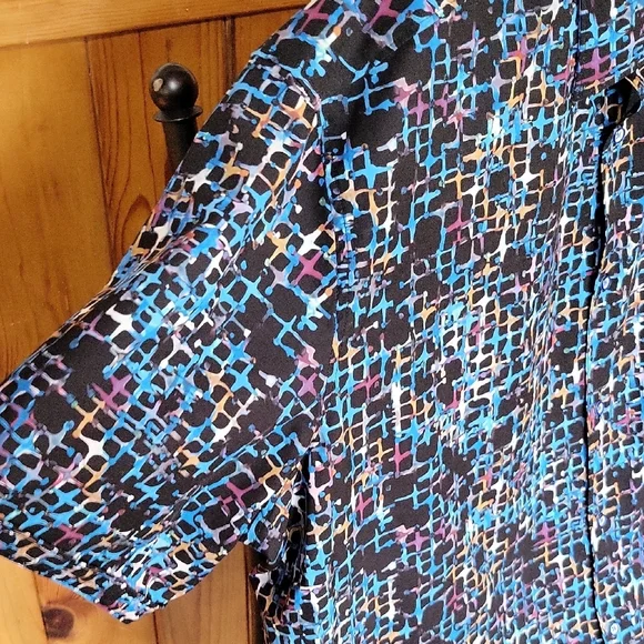 Robert Graham Blue and Black Geometric Casual Shirt - Picture 2 of 8